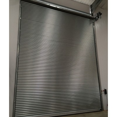 Teräspaneeli rullaovi - mittojen mukaan Teräspaneeli rullaovi - mittojen mukaan